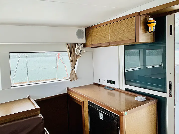 Lagoon 40 - Kitchen 2