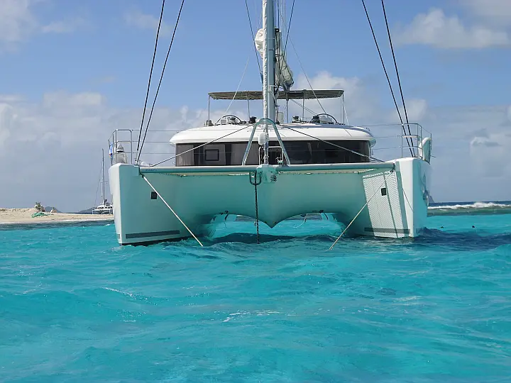 Lagoon 620 - ship / front