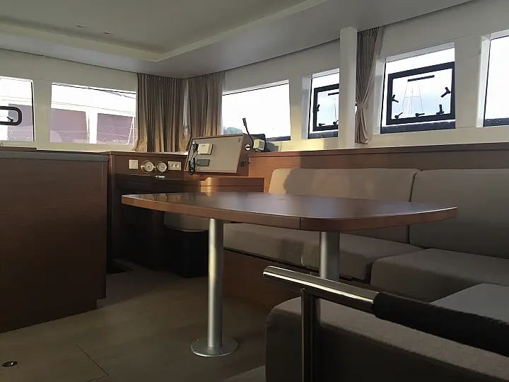 Lagoon 450 SporTop - Salon