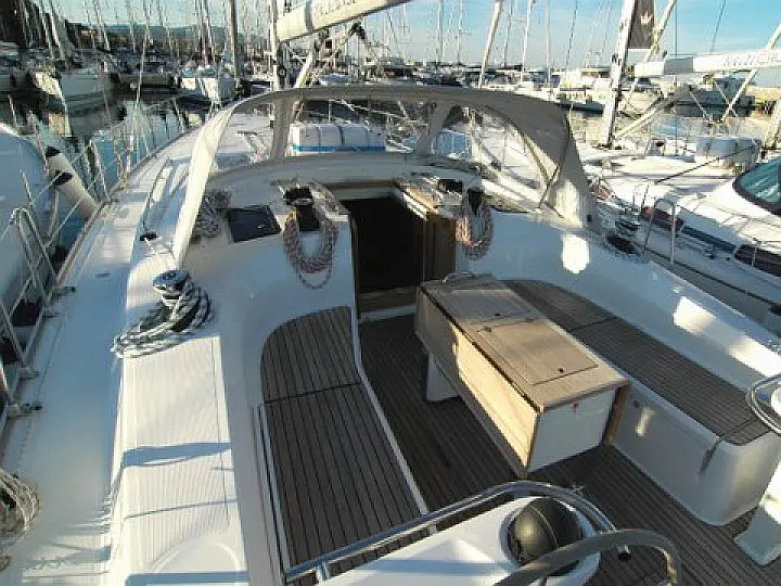 Bavaria Cruiser 45 - Exterior images