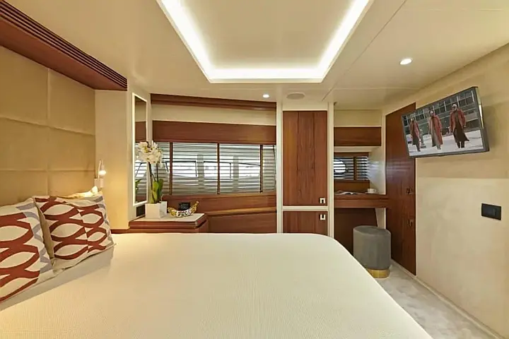 Azimut 85F - 