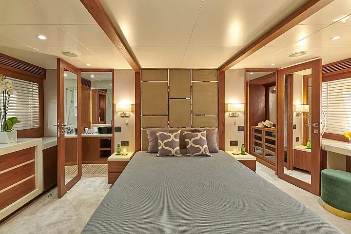 Azimut 85F - 