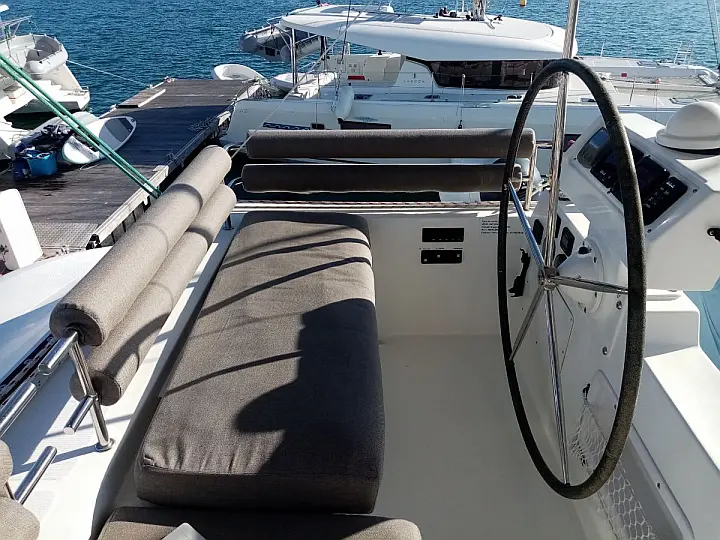 Lagoon 620 - Steering Wheel