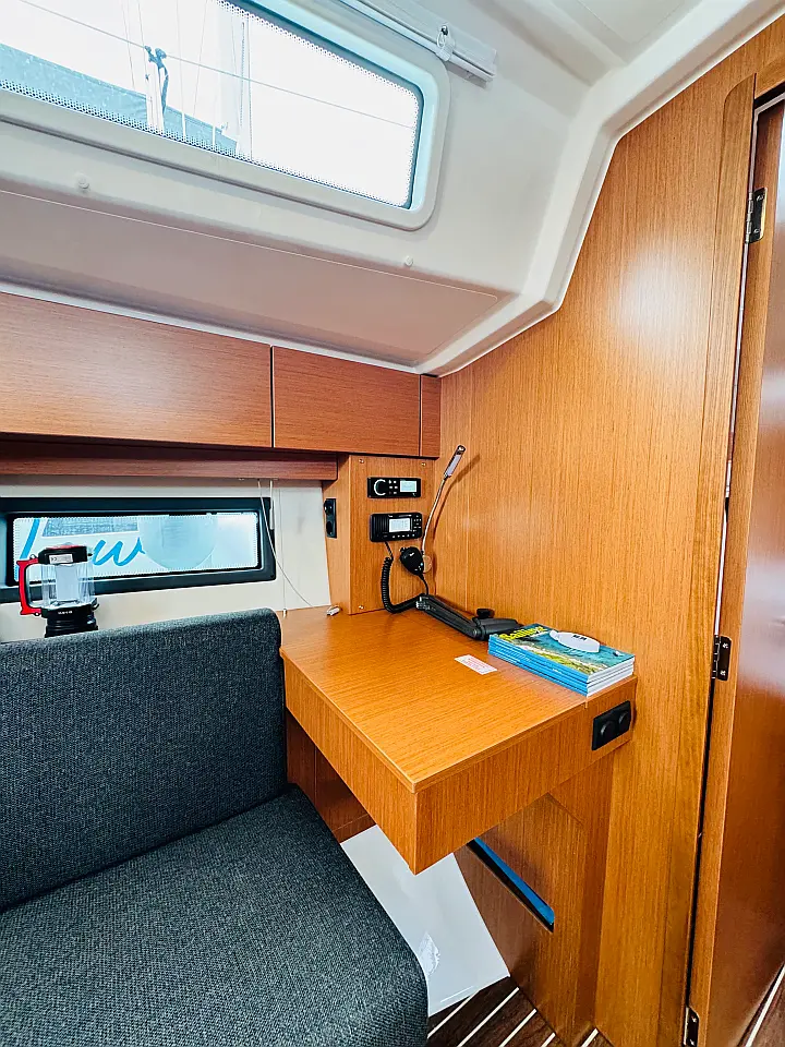 Bavaria C38 - 