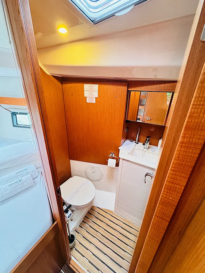 Bavaria C38 - 