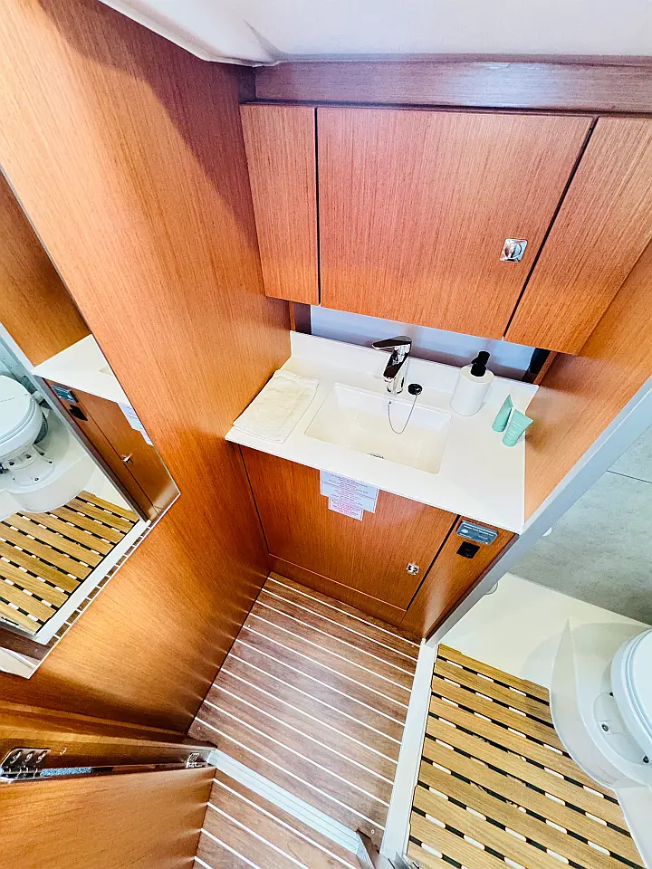 Bavaria C38 - 