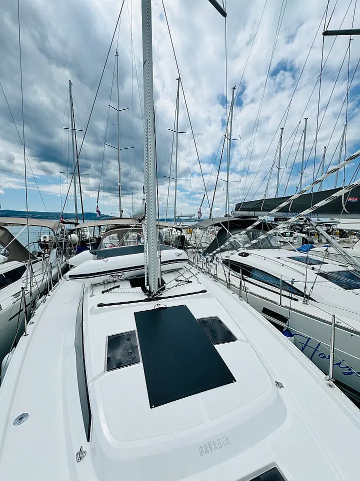 Bavaria C38 - 