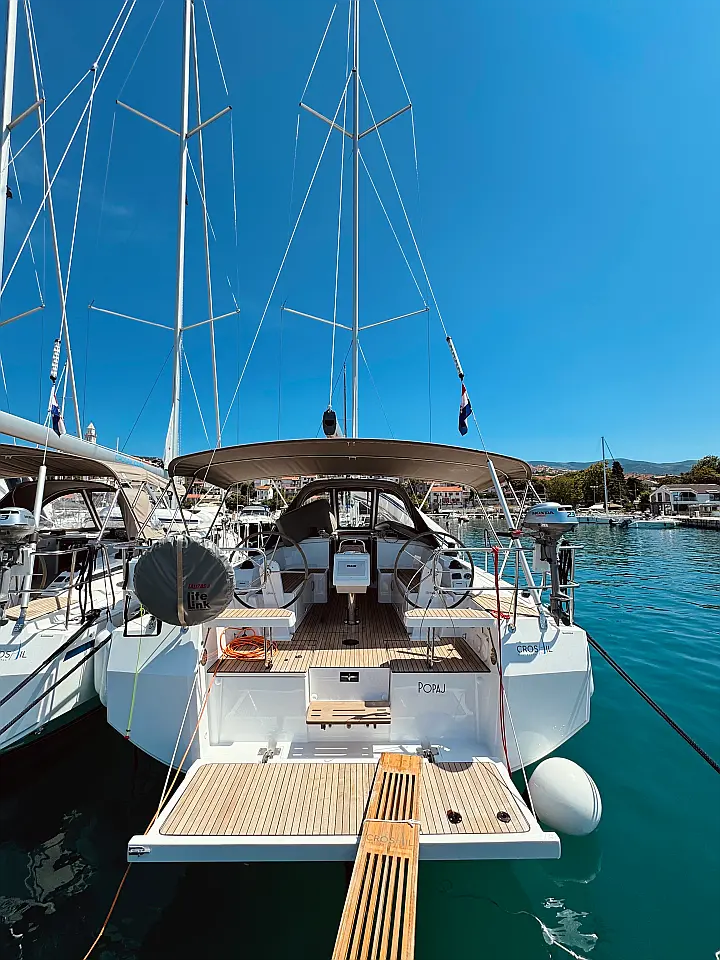 Bavaria C38 - 
