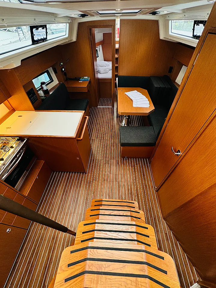 Bavaria C38 - 