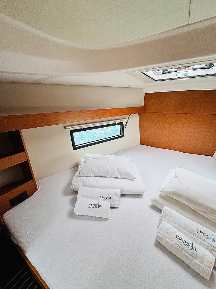 Bavaria C38 - 