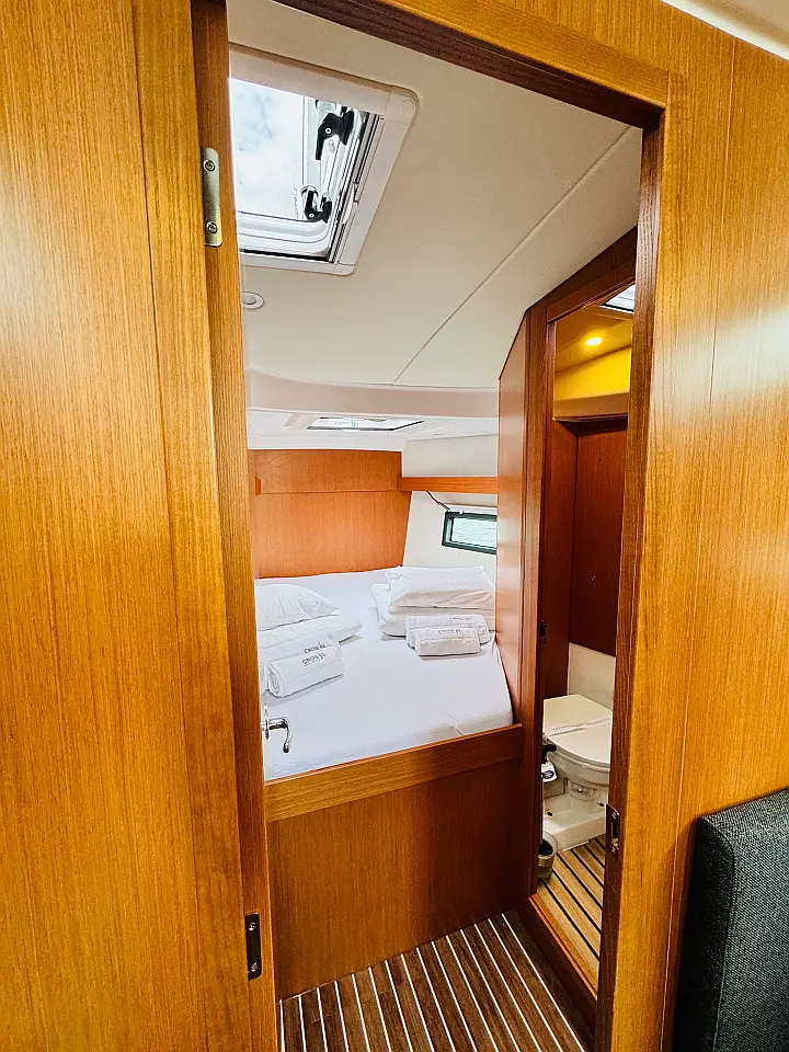 Bavaria C38 - 
