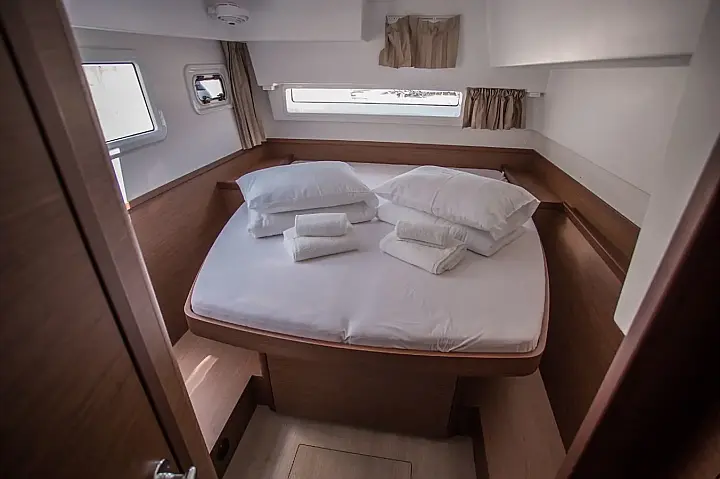 Lagoon 42 - 