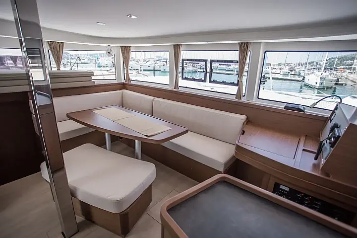 Lagoon 42 - 