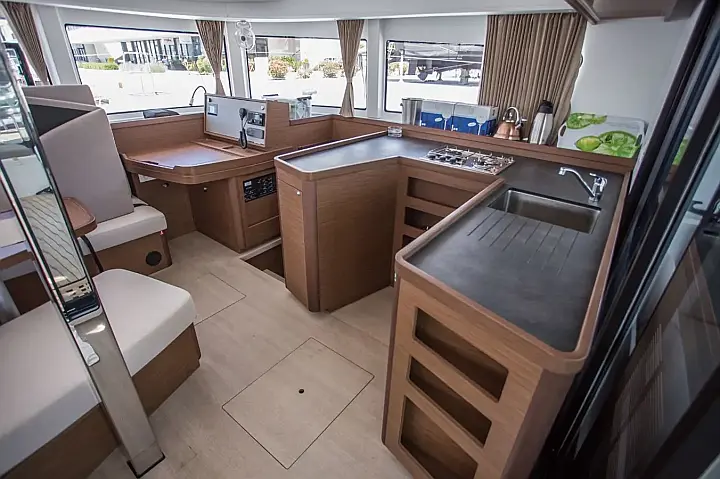 Lagoon 42 - 