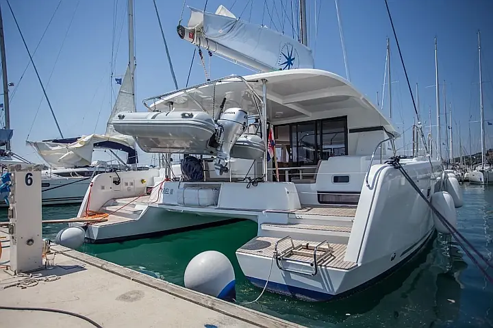 Lagoon 42 - 