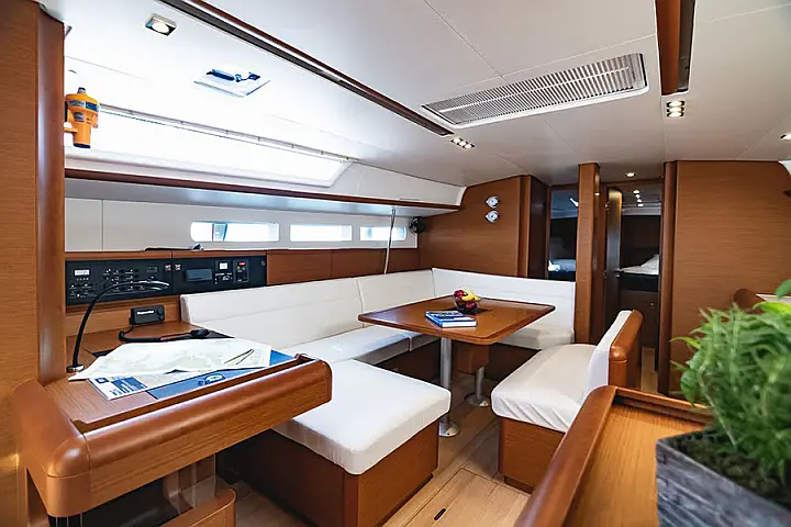 Sun Odyssey 519 - 