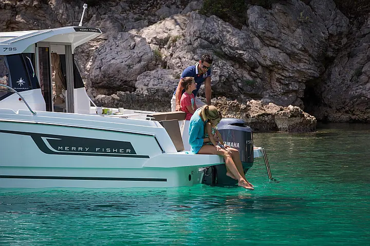 Merry Fisher 795 - 