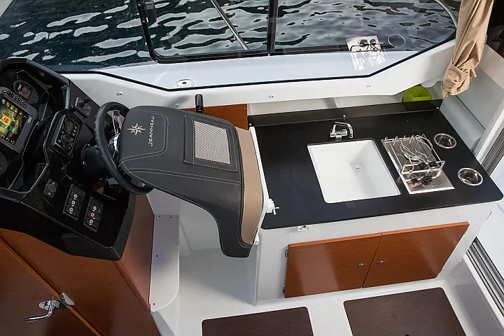 Merry Fisher 795 - 