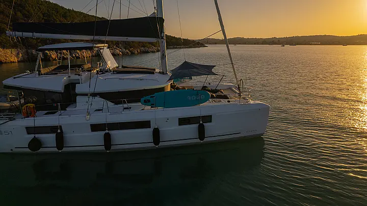 Lagoon 51 (LUXURY Equipped, SKIPPERED only) - 