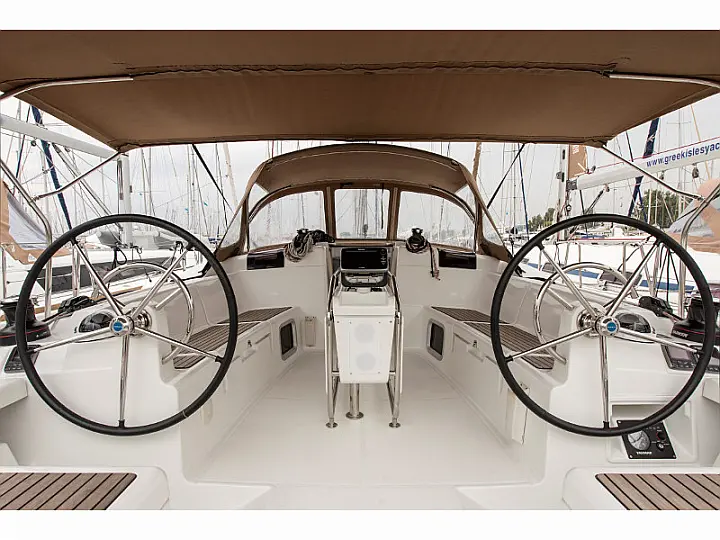 Sun Odyssey 439 - exterior