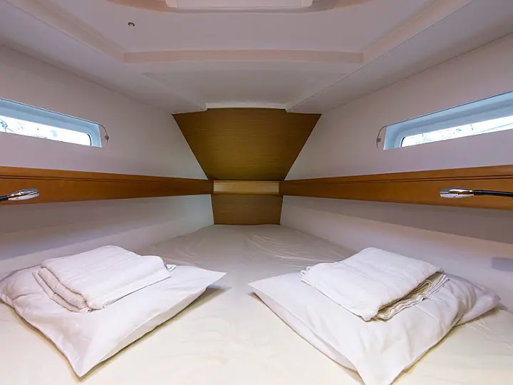 Sun Odyssey 439 - interior
