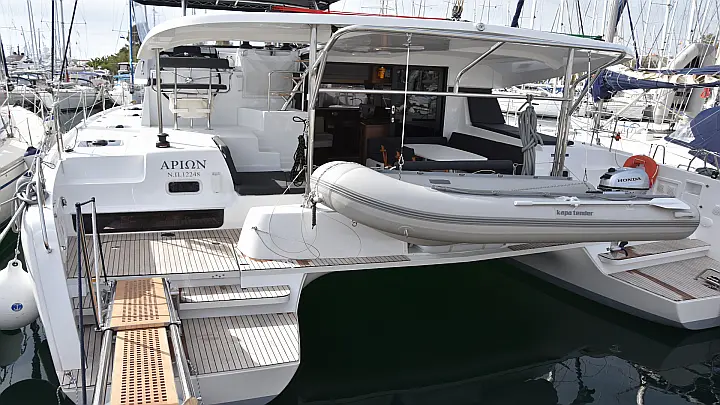 Lagoon 42 (A/C, generator, Watermaker) - 