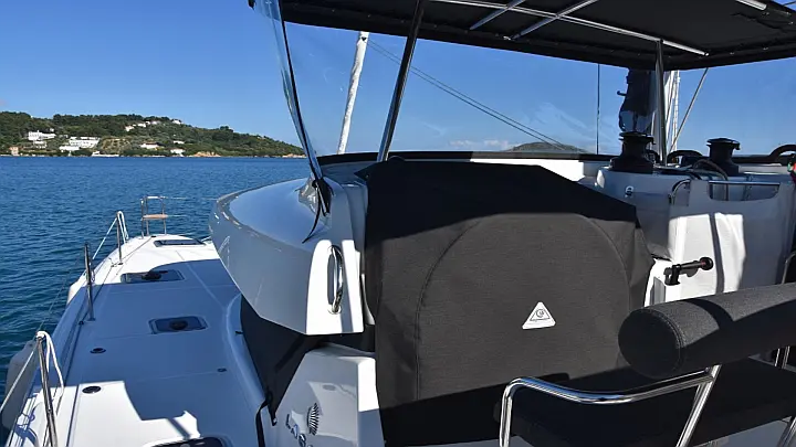 Lagoon 42 (AC, Gen, Watermaker) - 