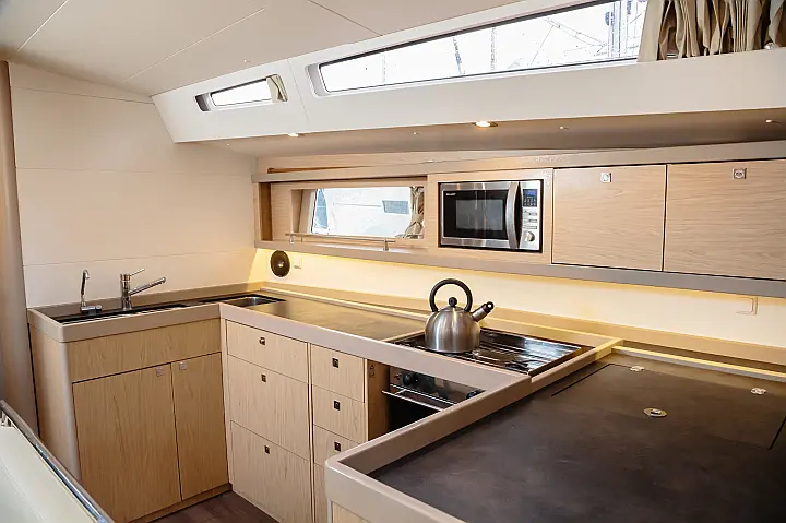 Oceanis 48 - cucina