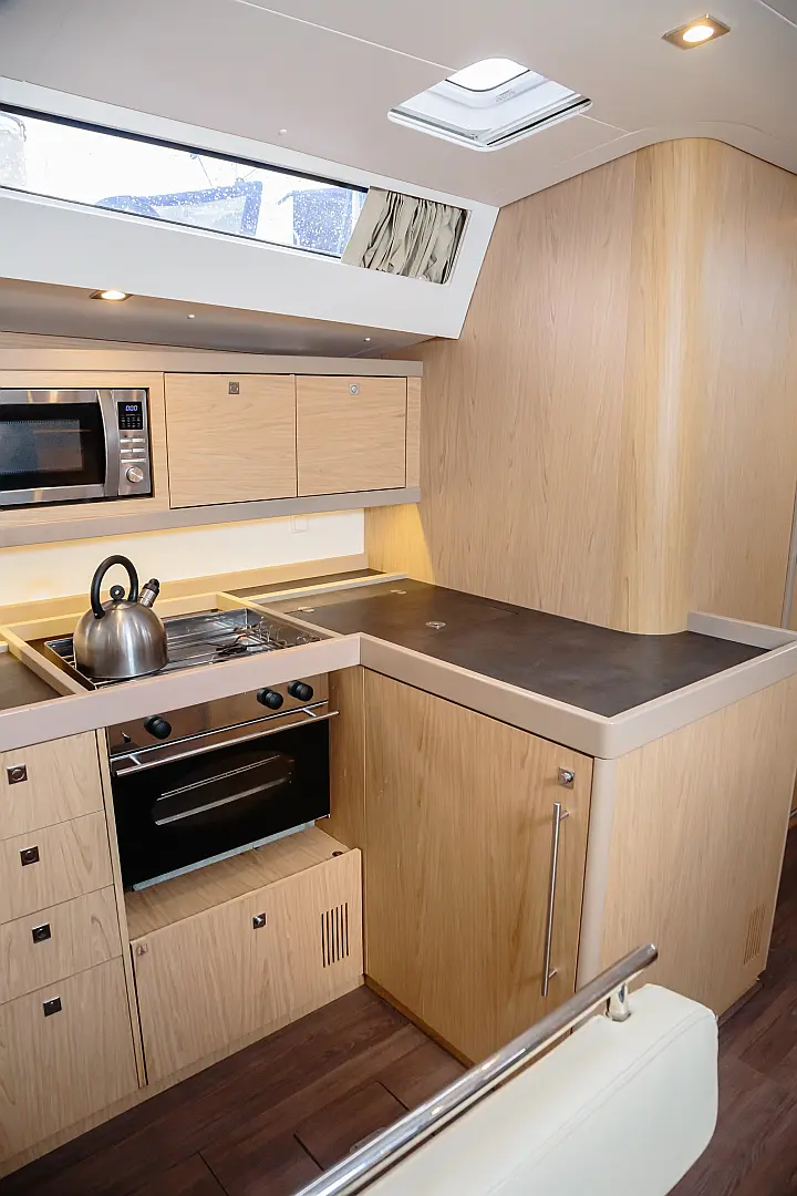 Oceanis 48 - cucina