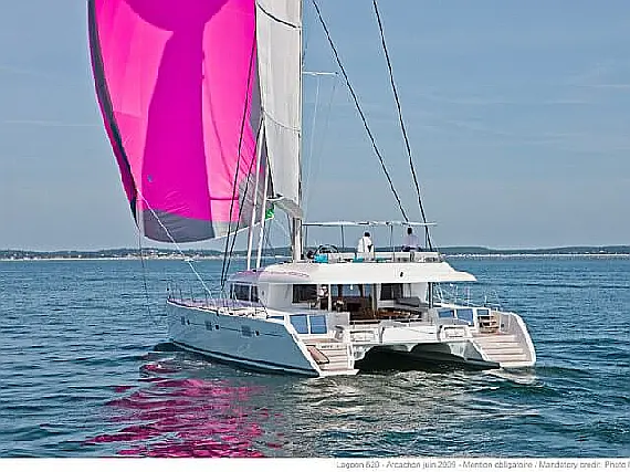 Lady Fiona - Lagoon 620
